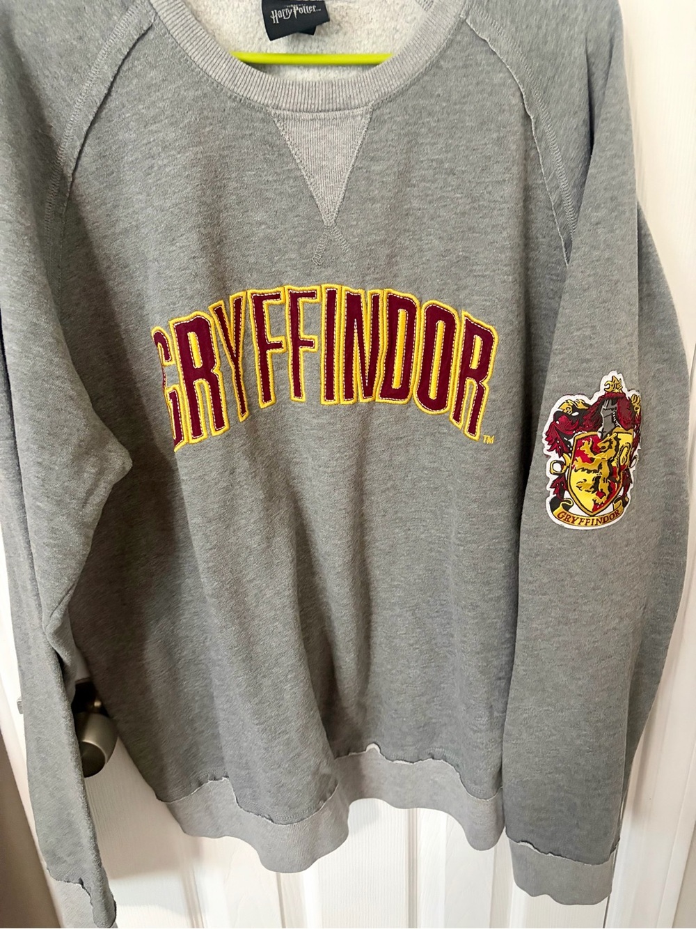 Harry Potter Gryffindor Men’s Gray Crewneck Sweatshirt